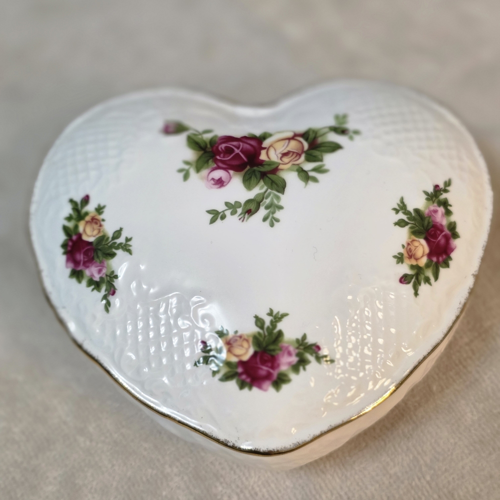 Royal Albert Old Country Roses Victorian Heart Shaped Trinket Box